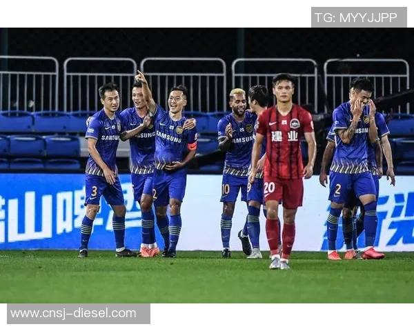 中超激战江苏队迎战北京国安争夺季后赛席位精彩对决即将上演 中超激战江苏队迎战北京国安争夺季后赛席位精彩对决即将上演