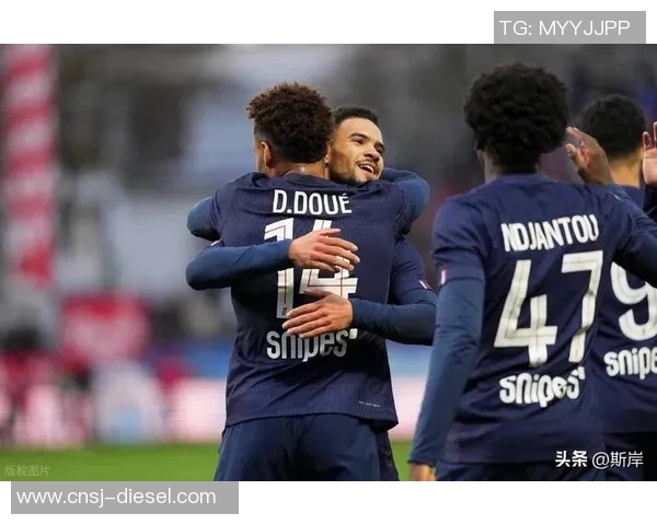 洛里昂主场迎战巴黎日尔曼争夺法甲荣耀的激烈对决